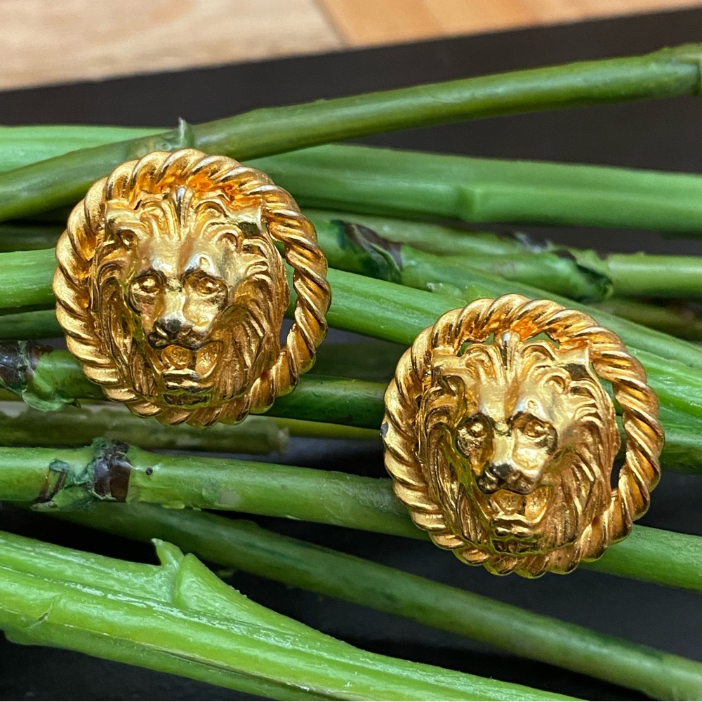 Vintage Unsigned Lion Head Roaring Lion Gold-tone Pierced Earrings